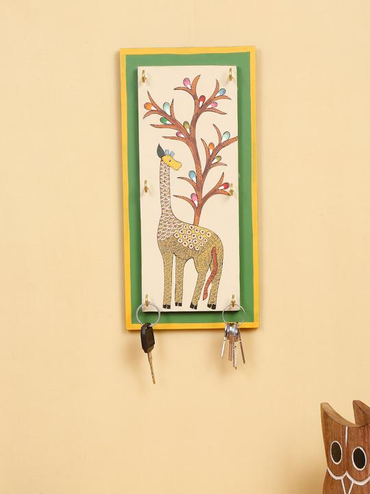 Shilpkara 'Giraffe Gallore' Handpainted Wooden Key Holder for Wall (6 Hooks) - Key Stand Keychain Holder for Home Key Hanger Wall Hooks for Hanging Home Decor Key Chain Hanger