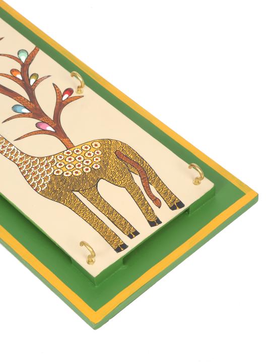 Shilpkara 'Giraffe Gallore' Handpainted Wooden Key Holder for Wall (6 Hooks) - Key Stand Keychain Holder for Home Key Hanger Wall Hooks for Hanging Home Decor Key Chain Hanger